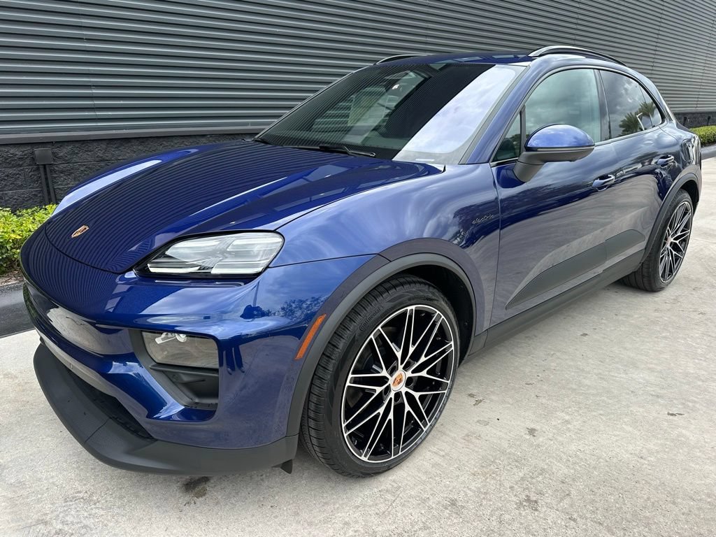 Used 2026 Porsche Macan Electric RWD image 7
