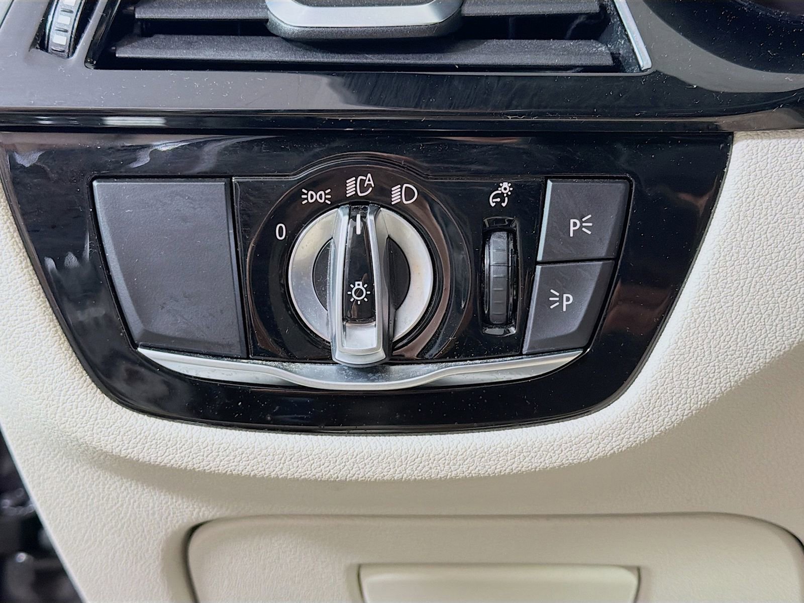 Used 2023 BMW 540i xDrive w/ Executive Package AWD/4WD image 11