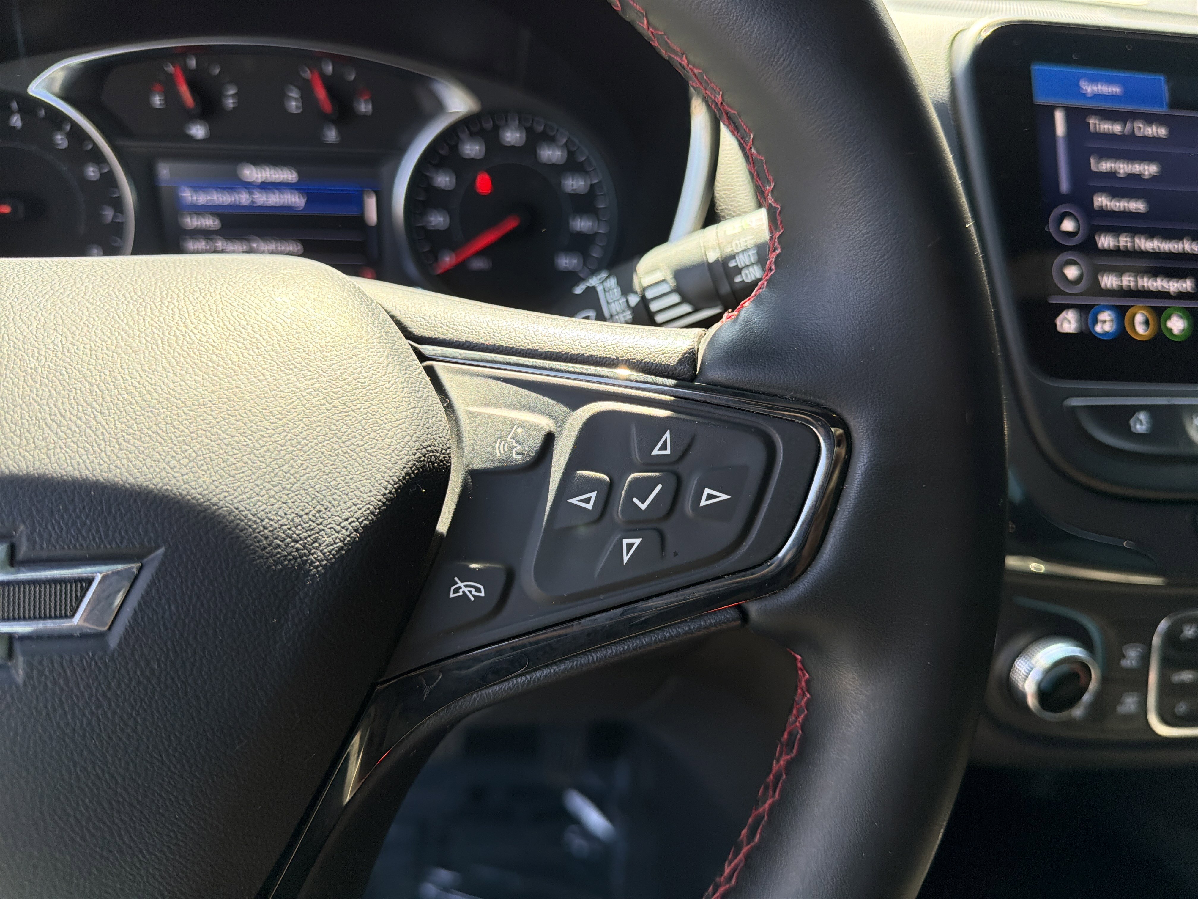 Used 2023 Chevrolet Equinox RS w/ RS Leather Package image 25