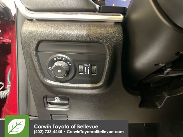 Used 2024 Jeep Grand Cherokee L Limited image 20