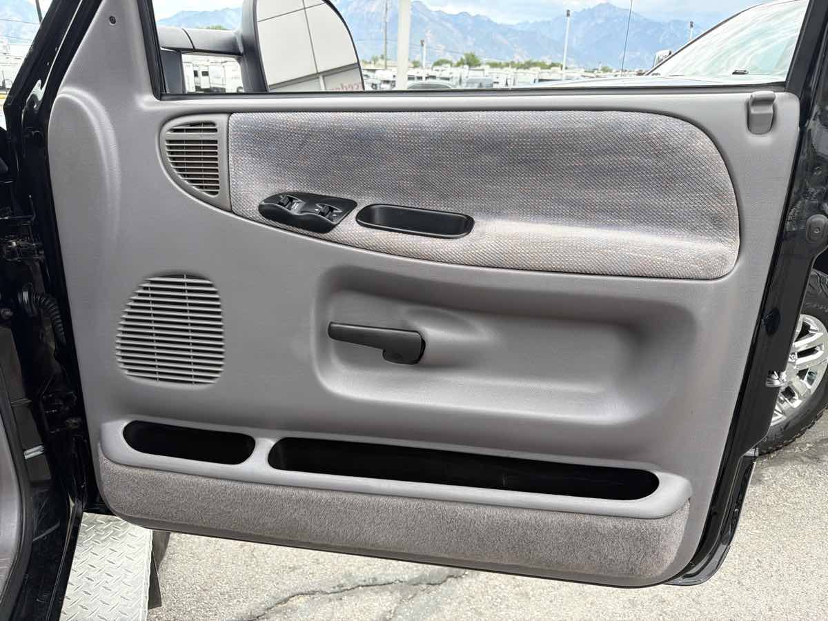 Used 1996 Dodge Ram 3500 Truck 4x4 Club Cab image 17