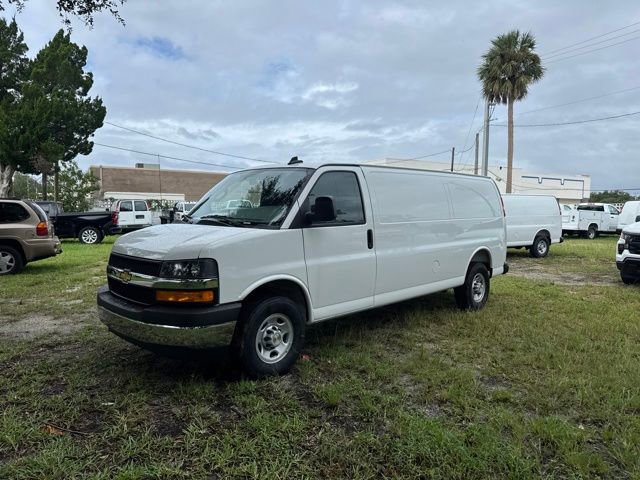 New 2025 Chevrolet Express 2500 Work Van 3D Extended Cargo Van w/ Driver Convenience Package RWD video 2