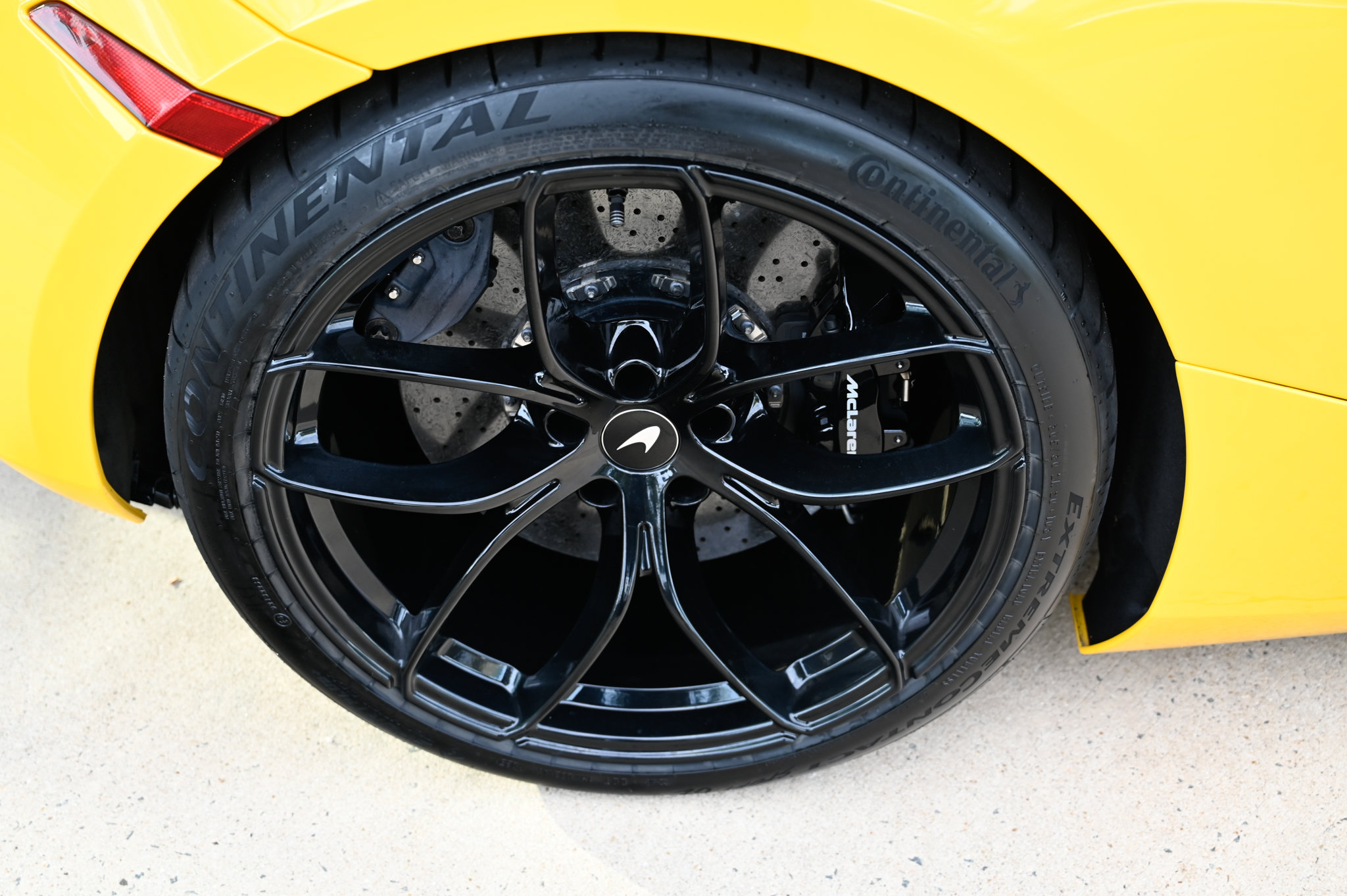 Used 2020 McLaren 720S Performance RWD image 31
