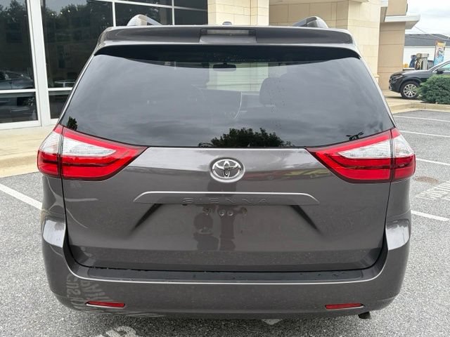 Used 2017 Toyota Sienna LE FWD image 6