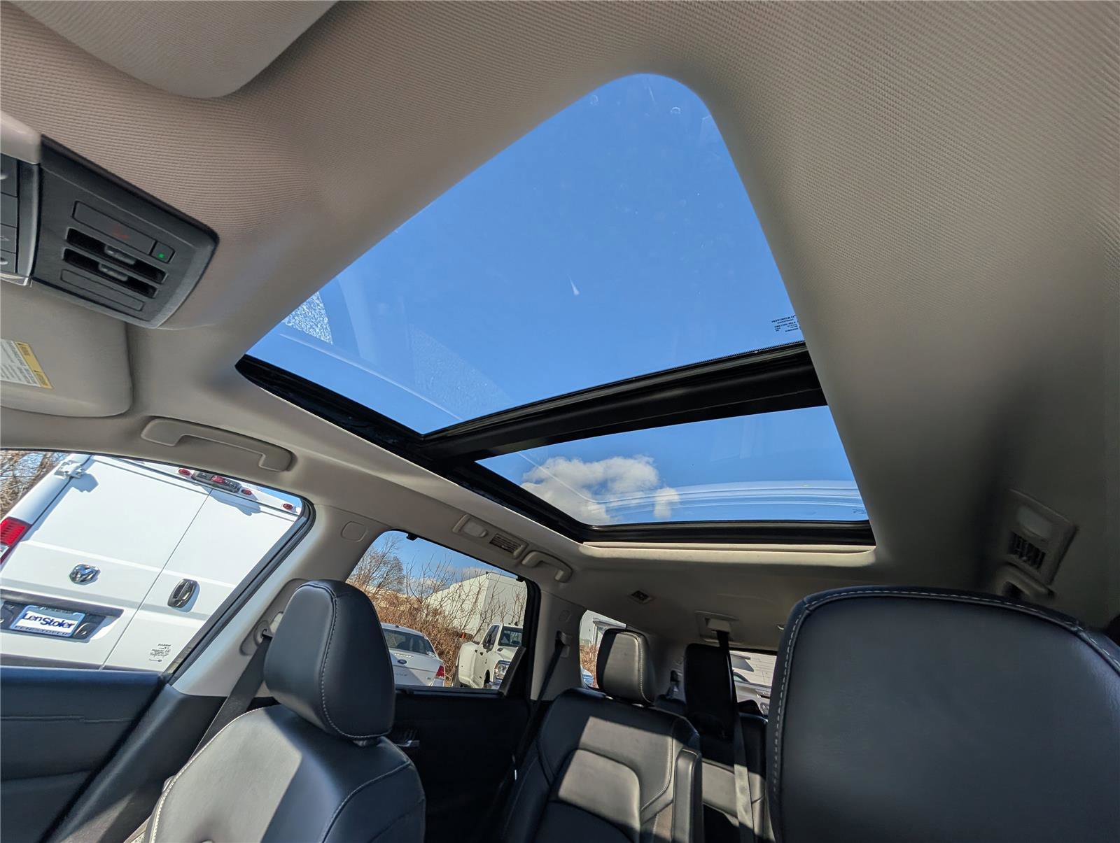 Used 2022 Nissan Pathfinder SL w/ SL Premium Package image 31