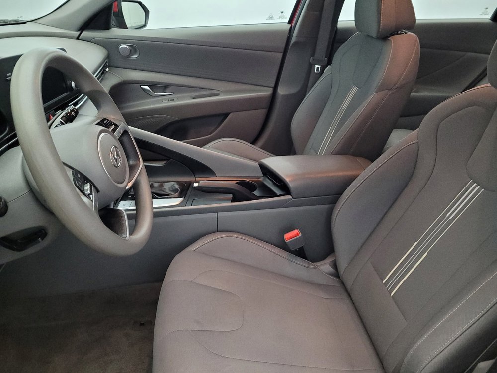 Used 2023 Hyundai Elantra SEL image 17
