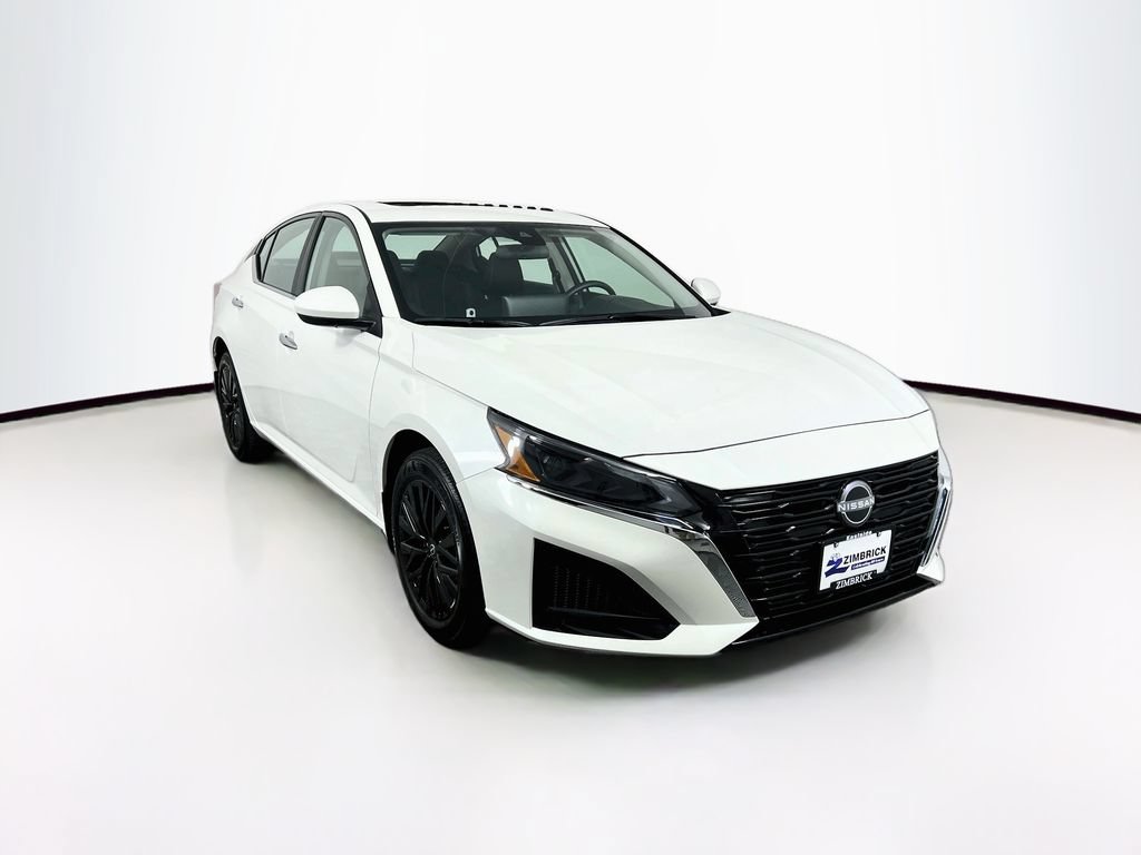 Used 2025 Nissan Altima 2.5 SV w/ SV Special Edition Package AWD/4WD image 1