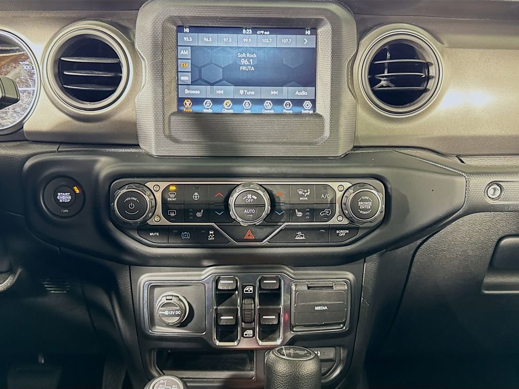 Used 2023 Jeep Wrangler Unlimited w/ Cold Weather Group image 15