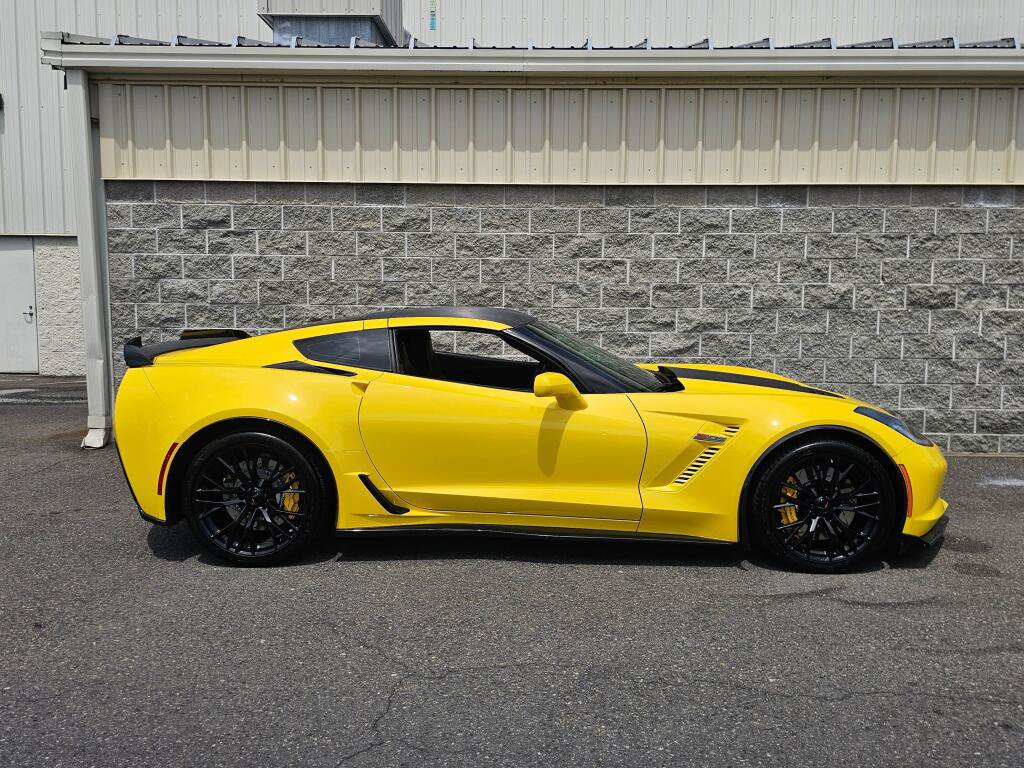 Used 2016 Chevrolet Corvette Z06 w/ 3LZ Preferred Equipment Group RWD image 9