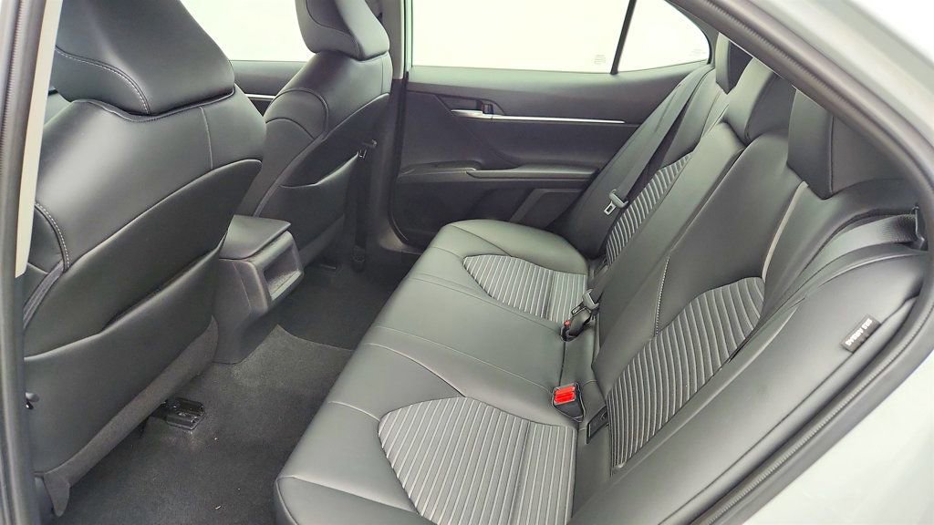 Used 2023 Toyota Camry SE FWD image 19