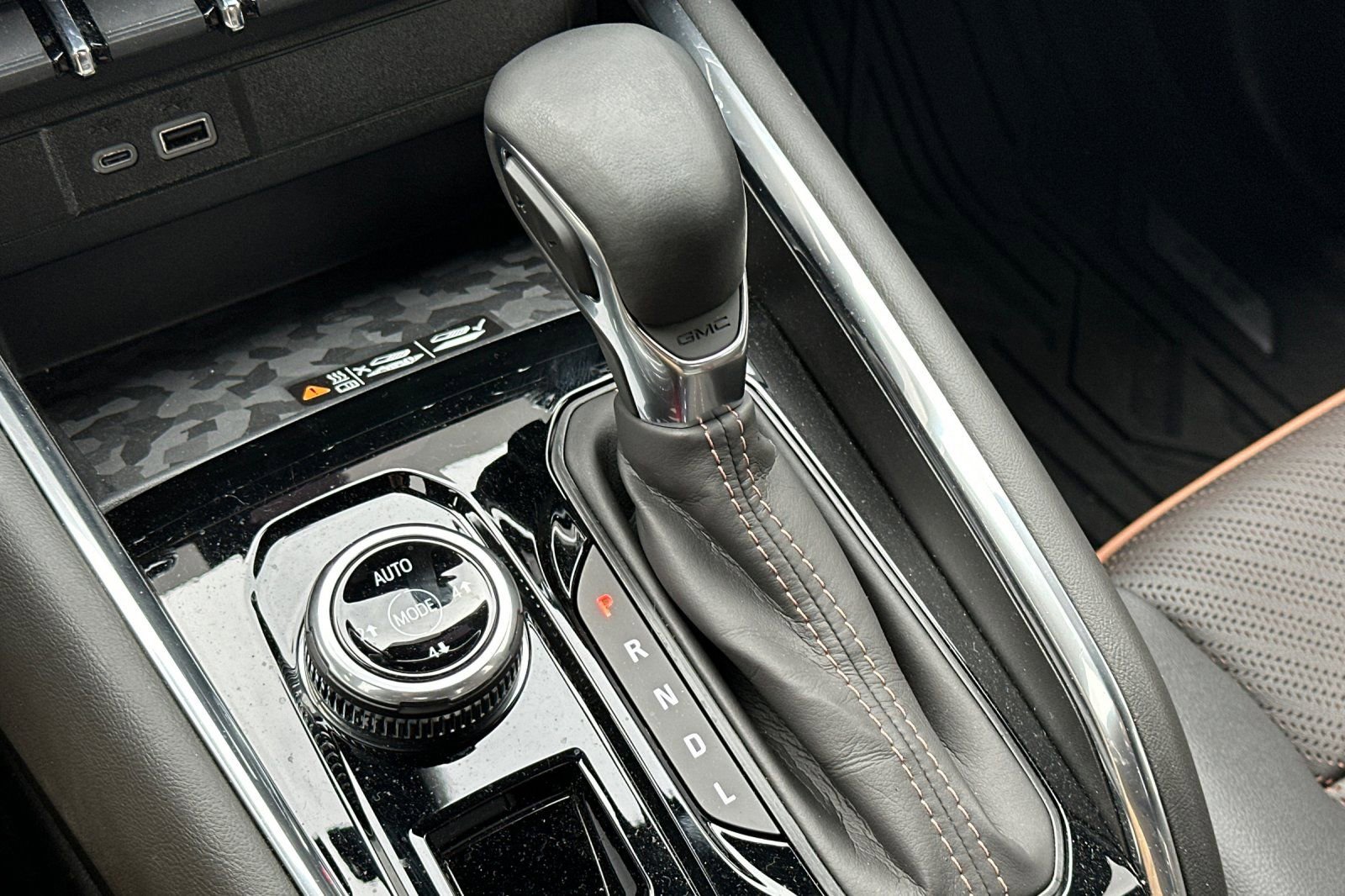 Used 2024 GMC Canyon AT4 w/ LPO, Off Road Lift Package image 33