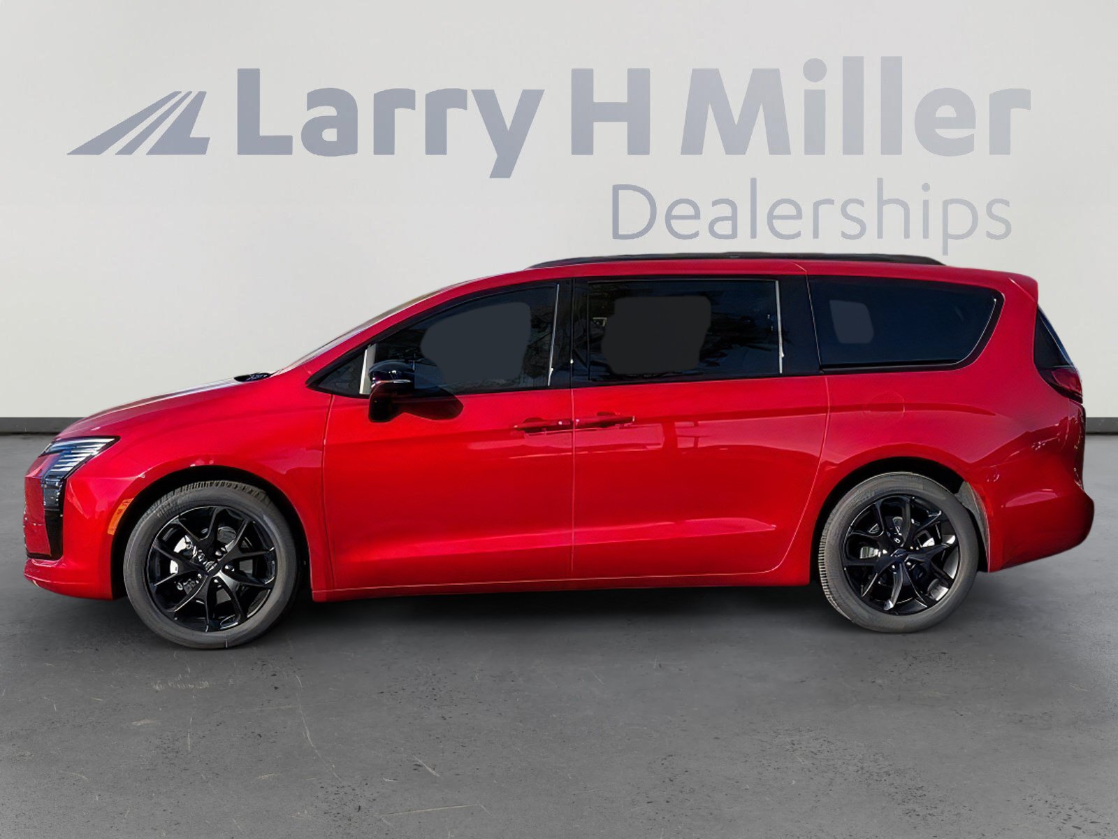 New 2027 Chrysler Pacifica Limited FWD image 2
