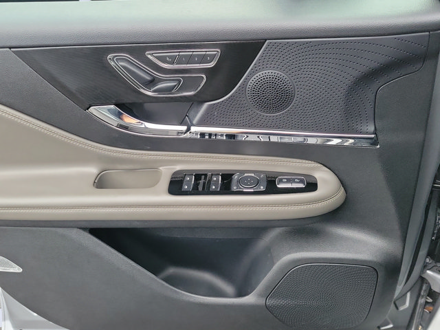 Used 2023 Lincoln Corsair FWD image 24