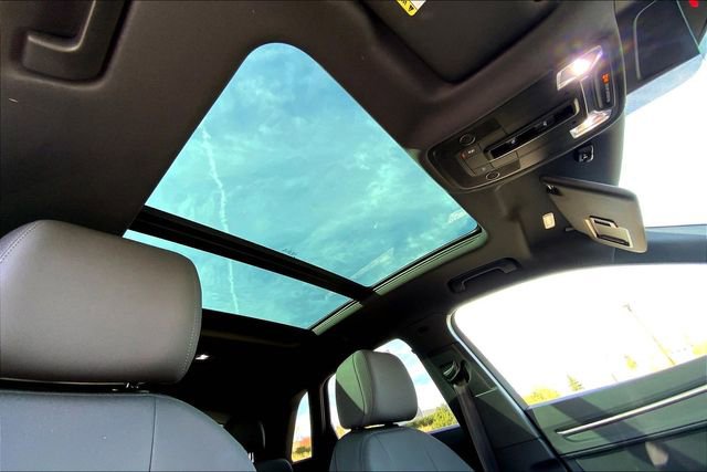 Certified 2021 Audi Q3 2.0T Premium Plus w/ Premium Plus Package image 32