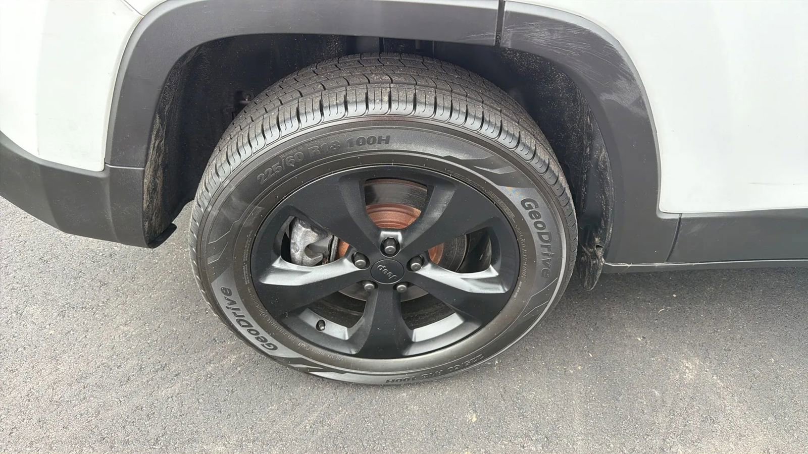 Used 2018 Jeep Cherokee Limited w/ High Altitude Package image 15