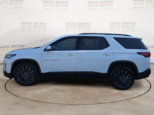 Used 2023 Chevrolet Traverse RS image 2