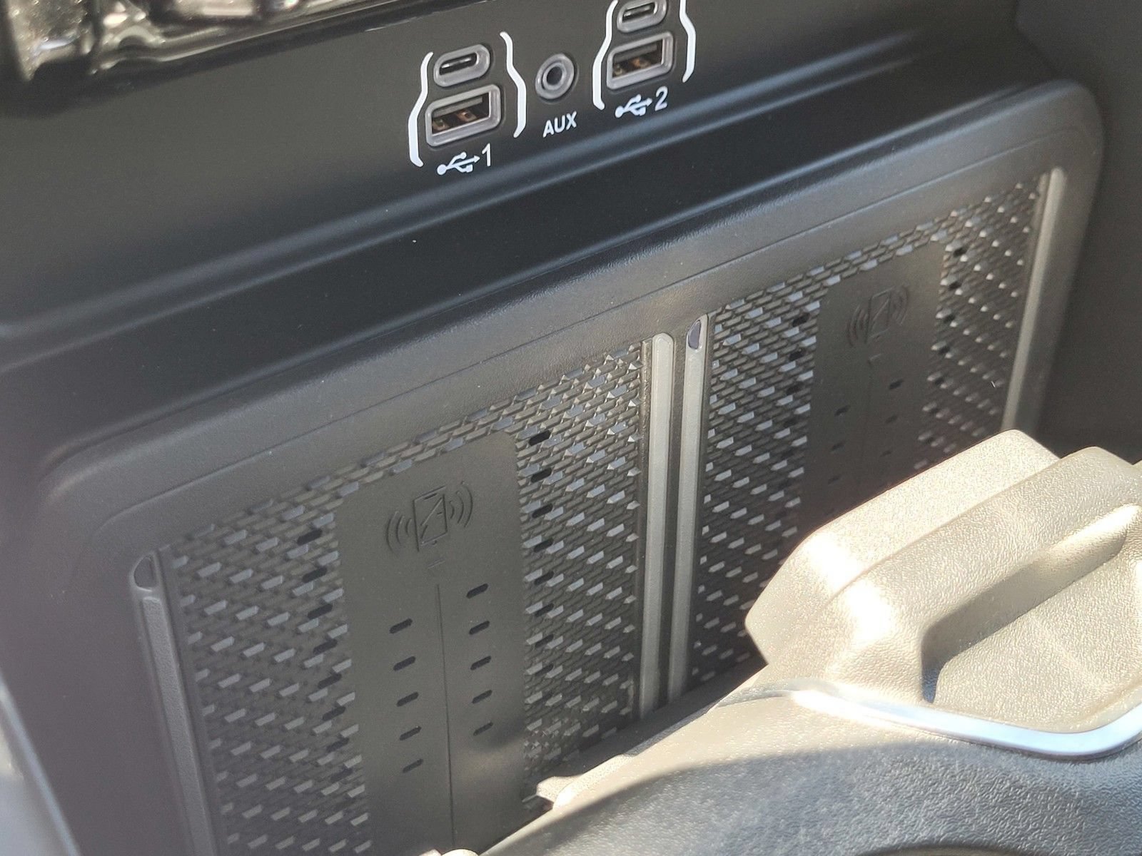 New 2026 RAM 2500 Laramie AWD/4WD image 19