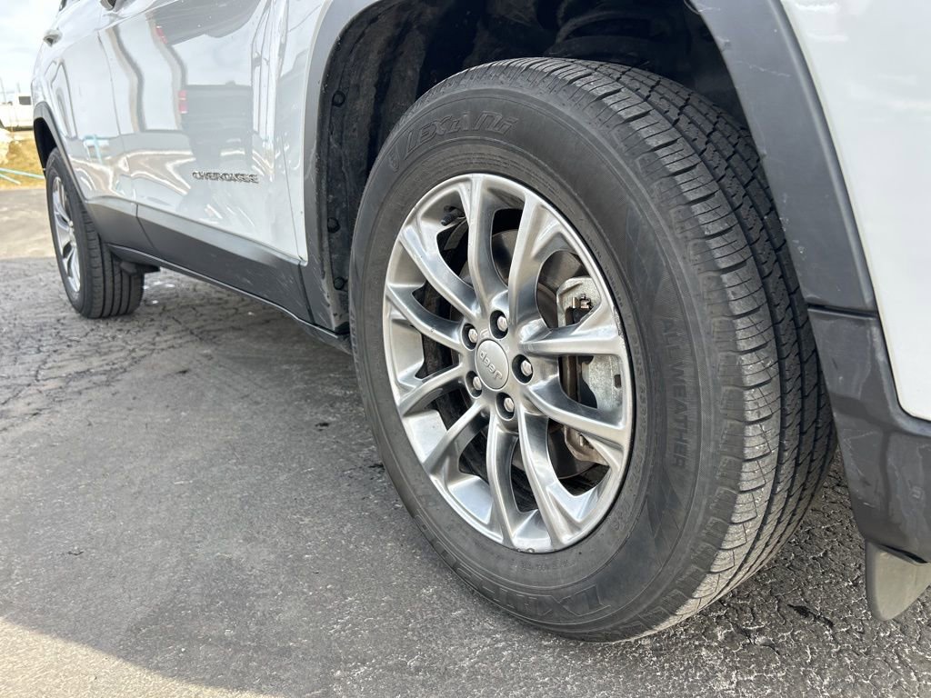 Used 2021 Jeep Cherokee Latitude Lux w/ Comfort/Convenience Group image 10