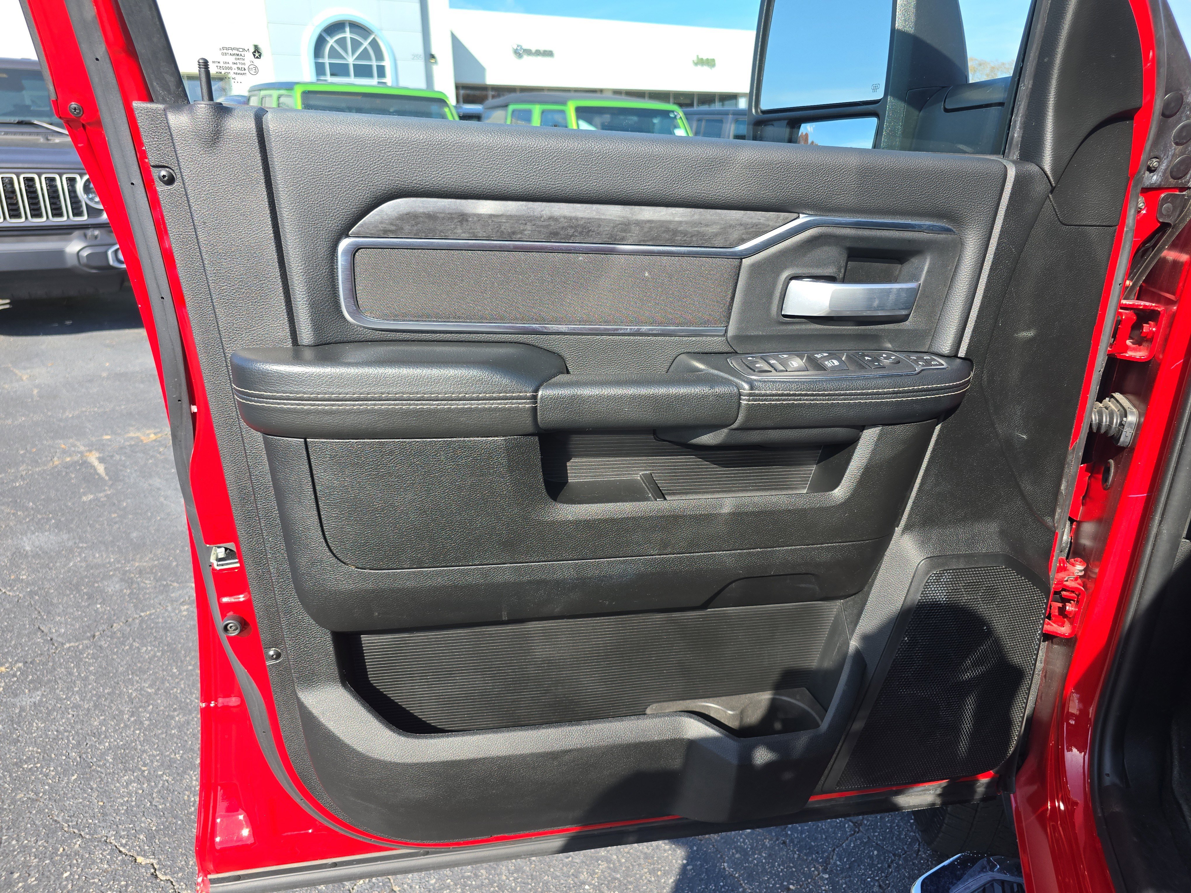 Used 2024 RAM 2500 Big Horn w/ Sport Appearance Package image 19