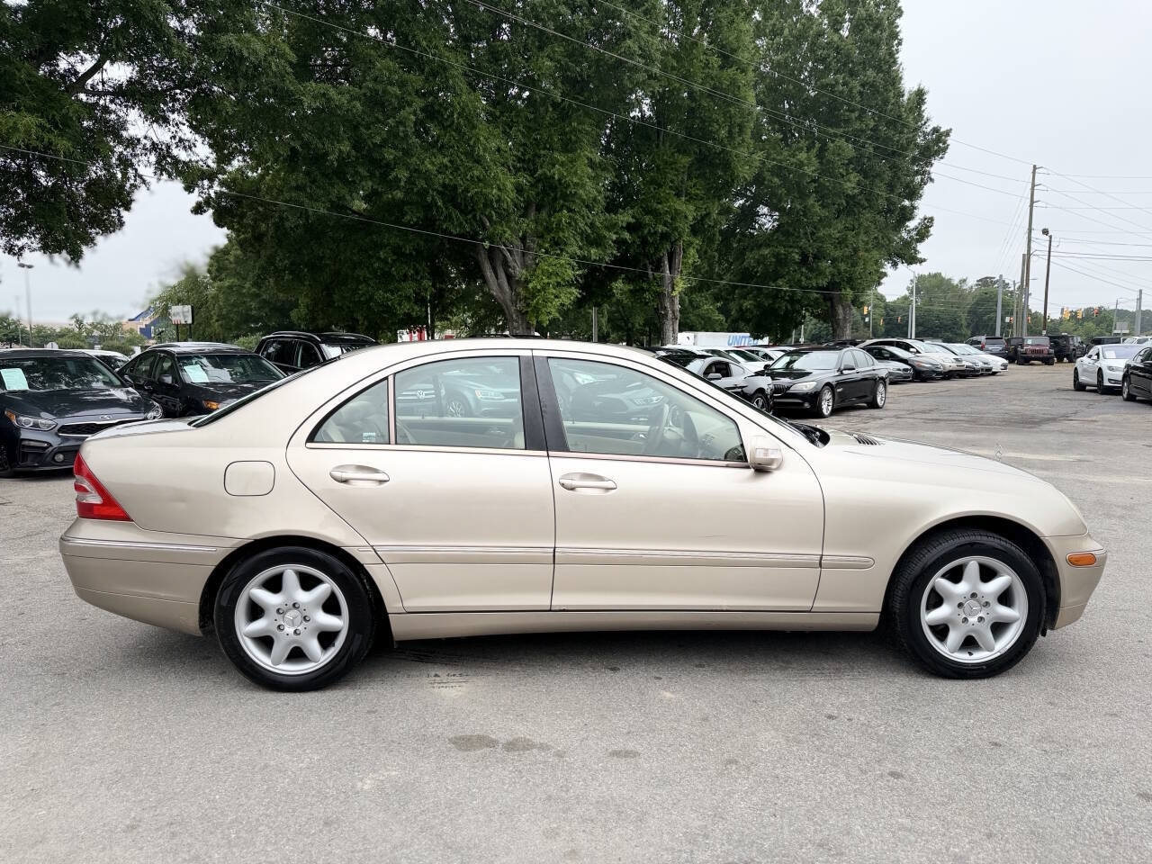 Used 2002 Mercedes-Benz C 240 Sedan image 4