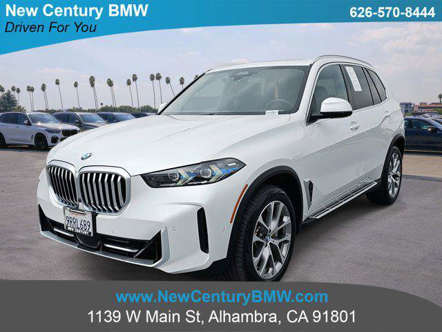 Used 2025 BMW X5 sDrive40i w/ Premium Package image 1