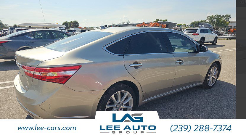 Used 2014 Toyota Avalon Limited FWD image 2