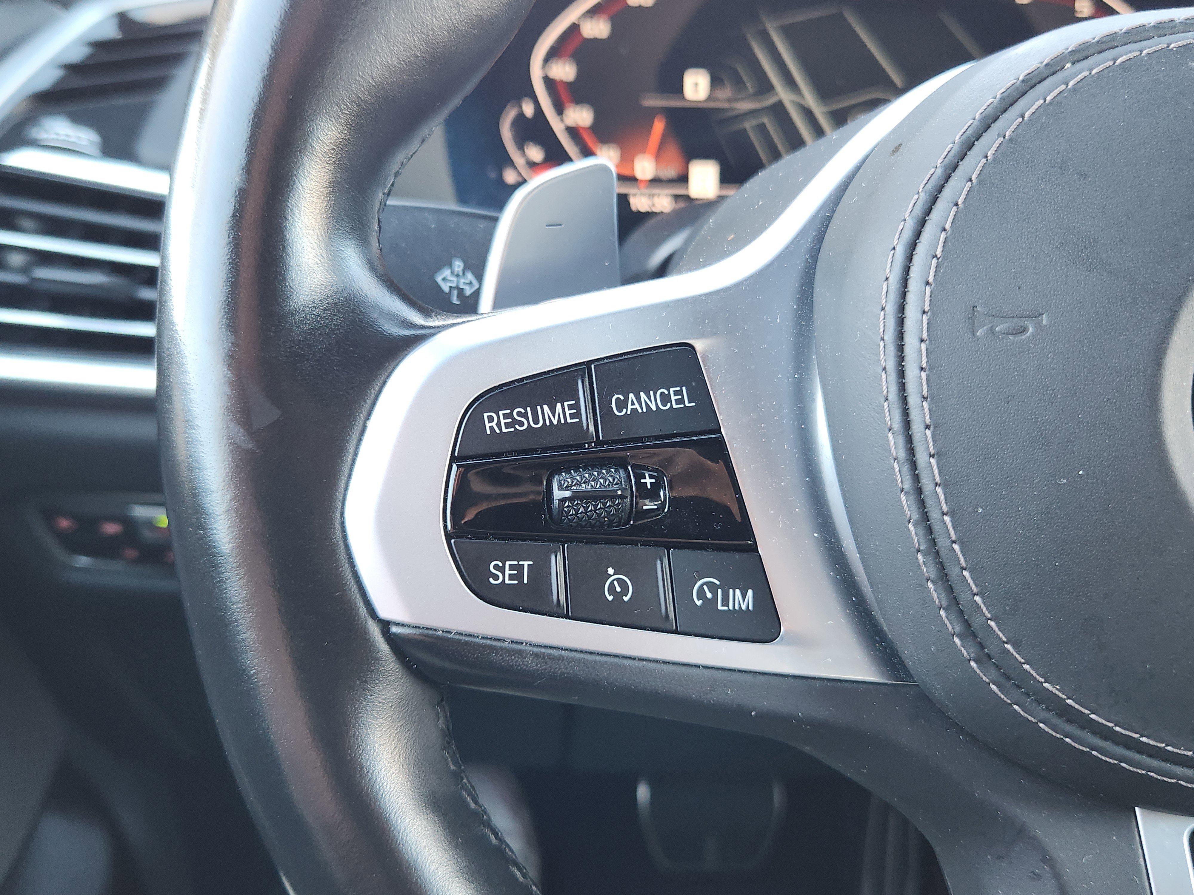 Used 2021 BMW X7 M50i w/ Executive Package image 32