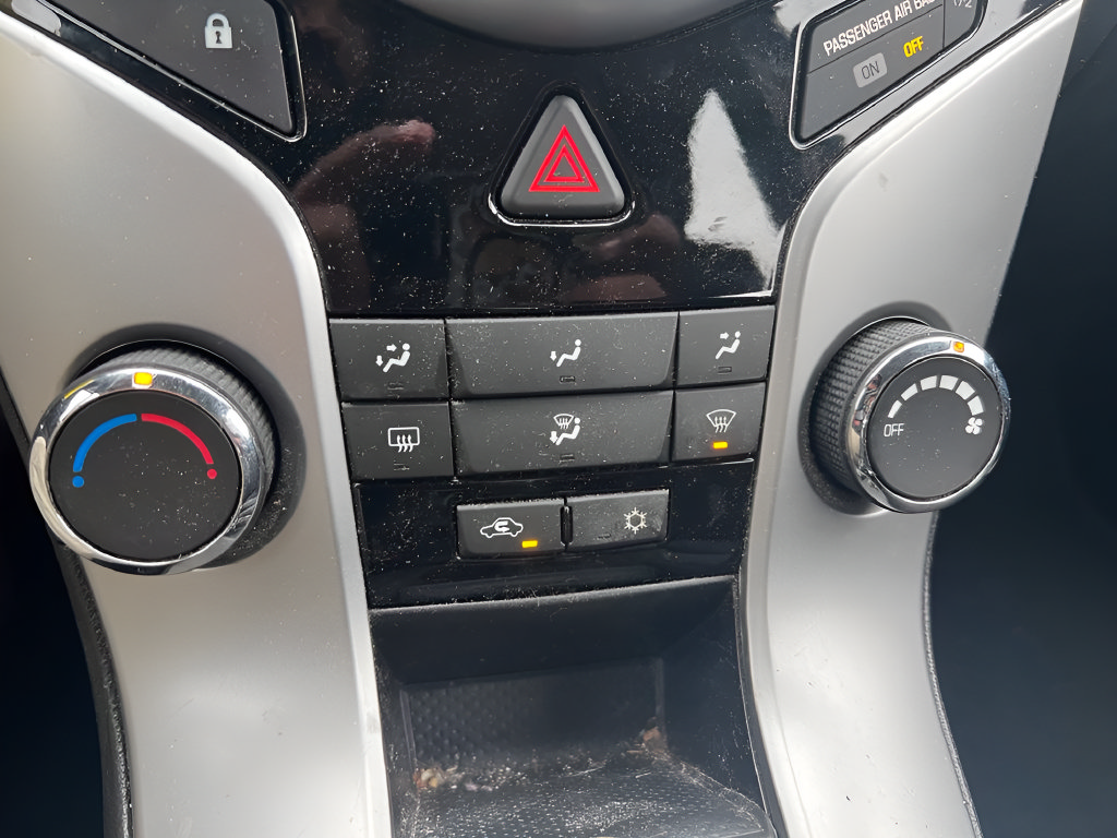 Used 2014 Chevrolet Cruze LT FWD image 31