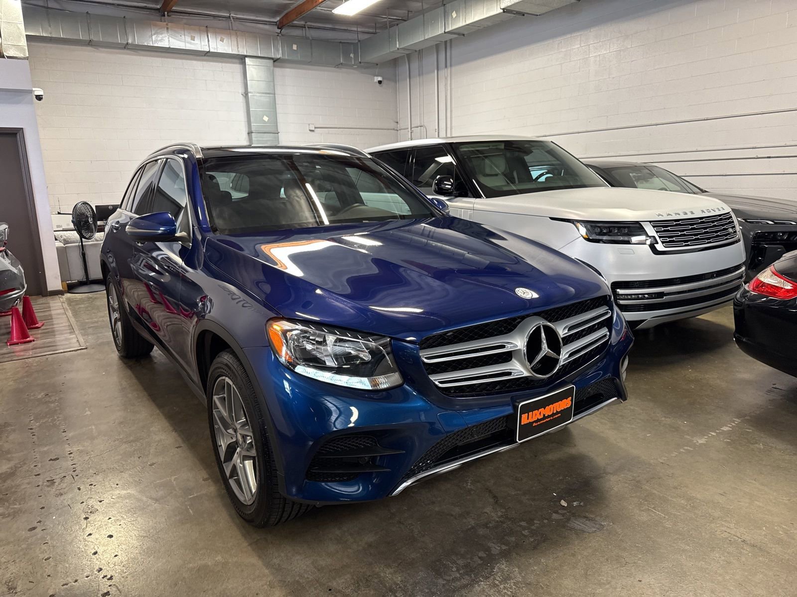 Used 2017 Mercedes-Benz GLC 300 4MATIC image 3