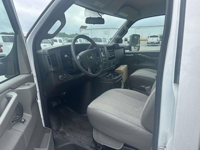 New 2024 Chevrolet Express 4500 w/ Power Convenience Package RWD image 11