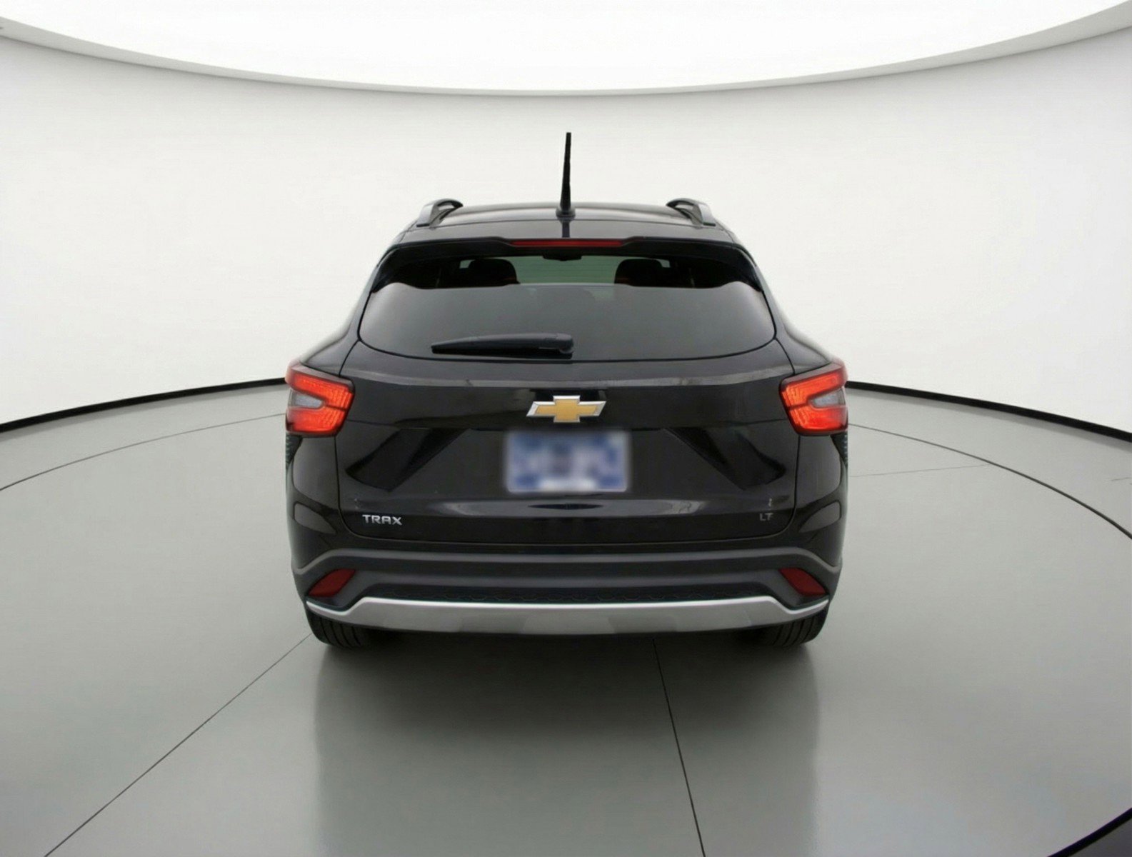 Used 2025 Chevrolet Trax LT FWD image 7