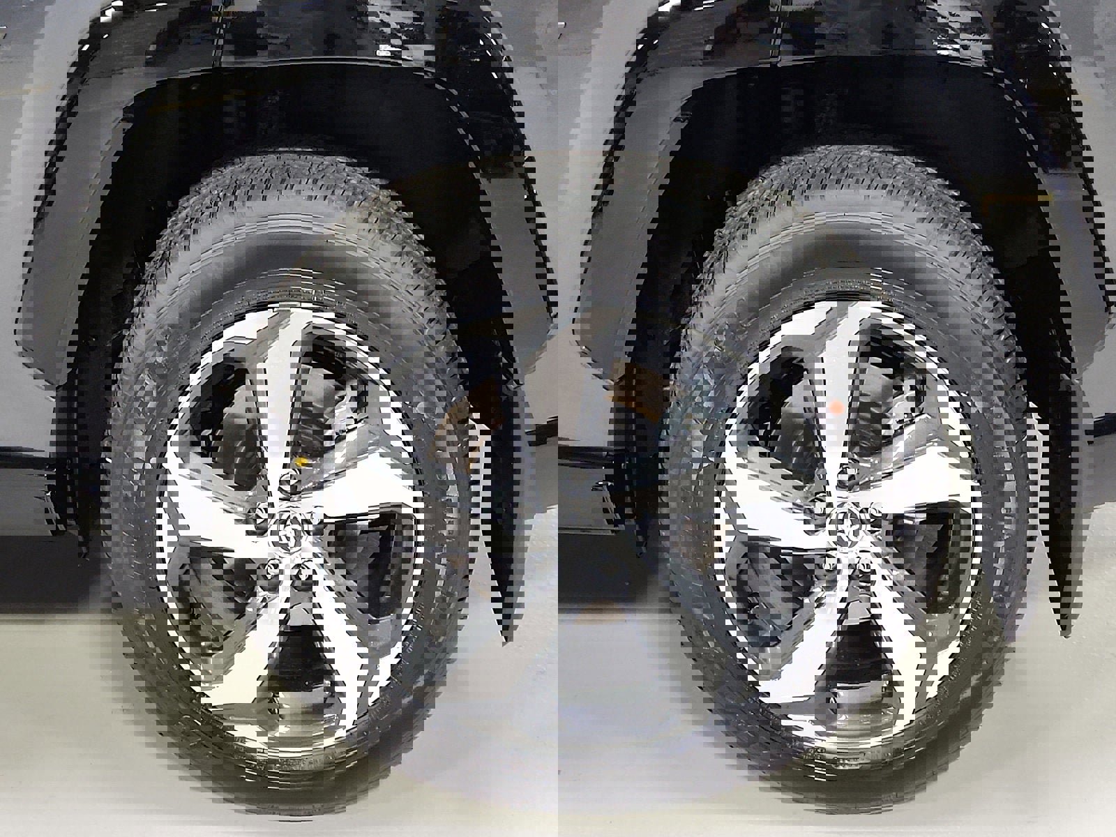 New 2025 Toyota RAV4 SE image 5