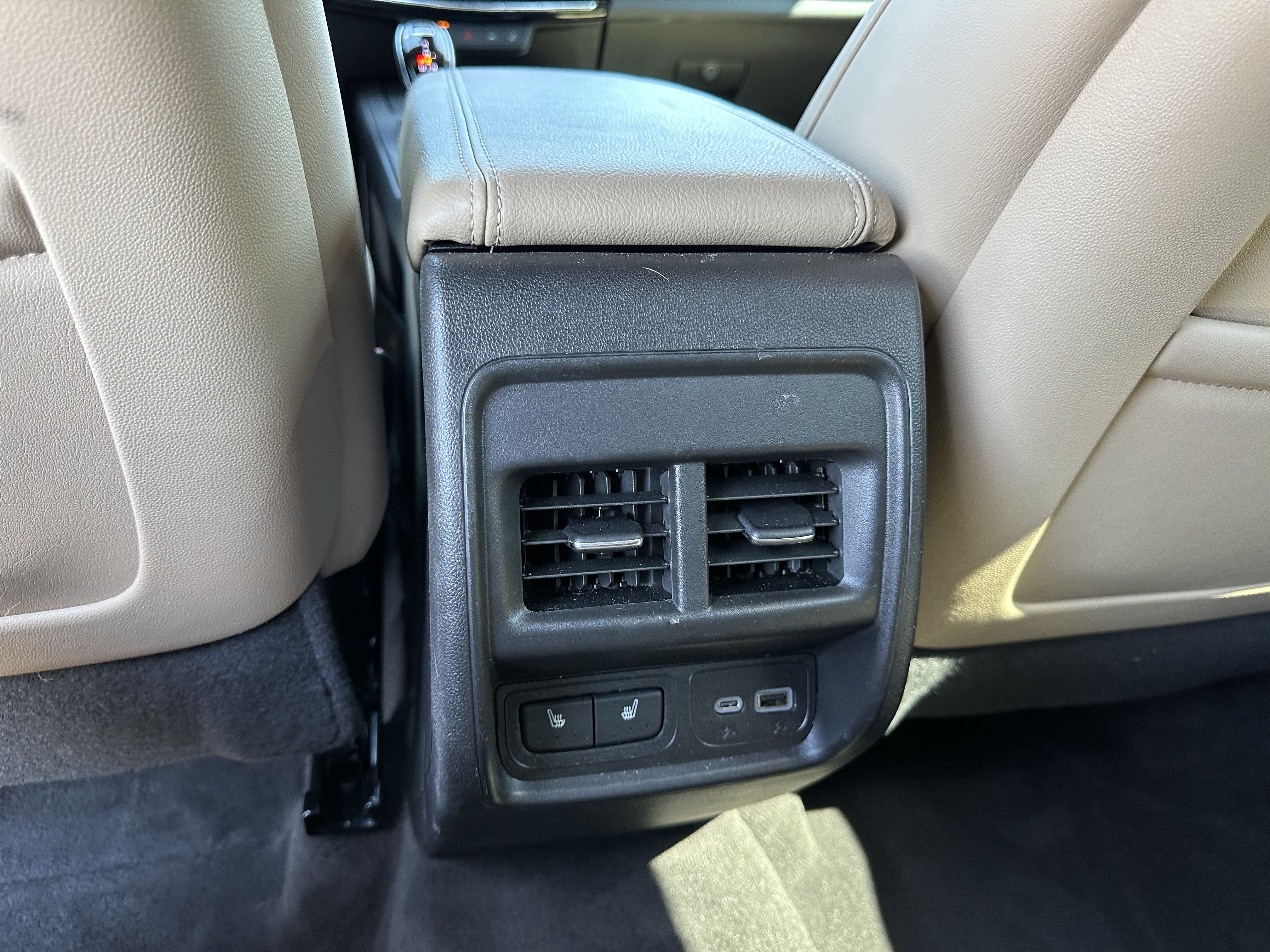 Used 2025 Cadillac XT4 Premium Luxury w/ Cold Weather Package FWD image 17