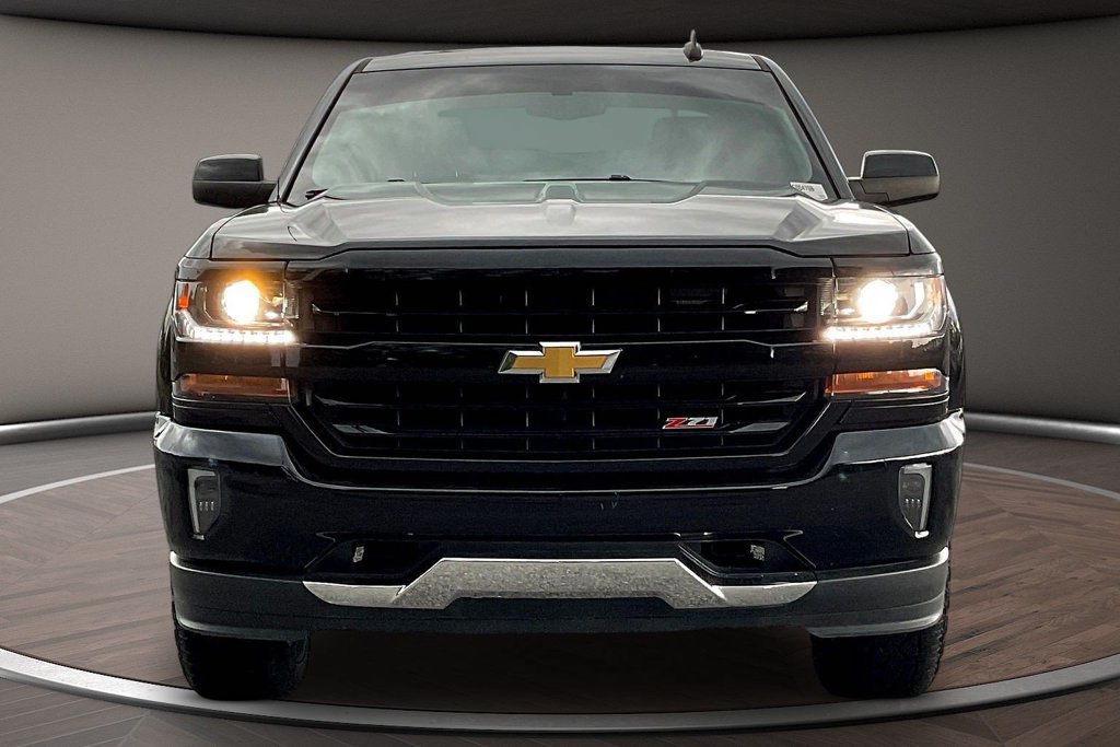 Used 2018 Chevrolet Silverado 1500 LT w/ All Star Edition AWD/4WD image 2