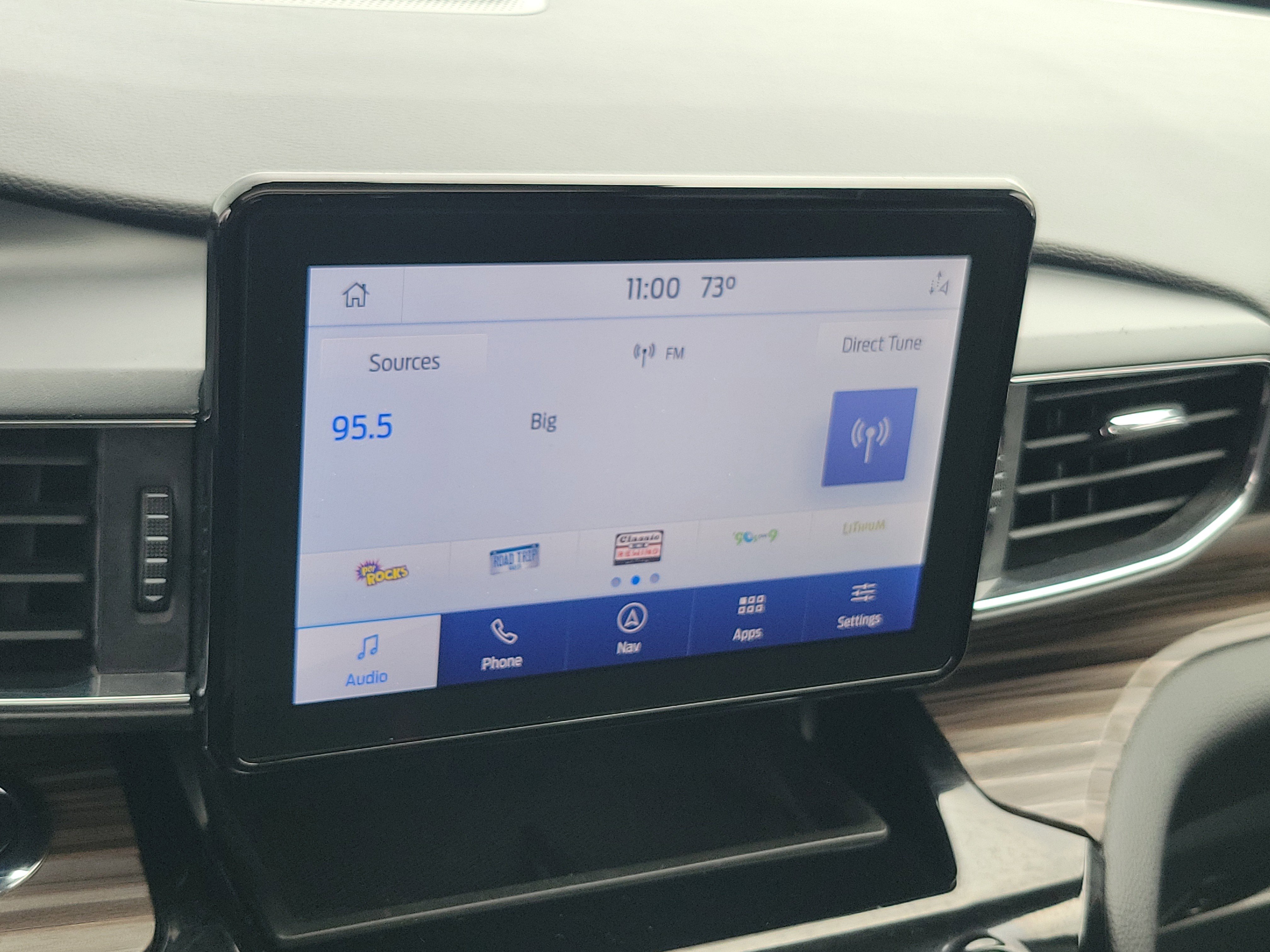 Used 2022 Ford Explorer Limited w/ Equipment Group 301A AWD/4WD image 28