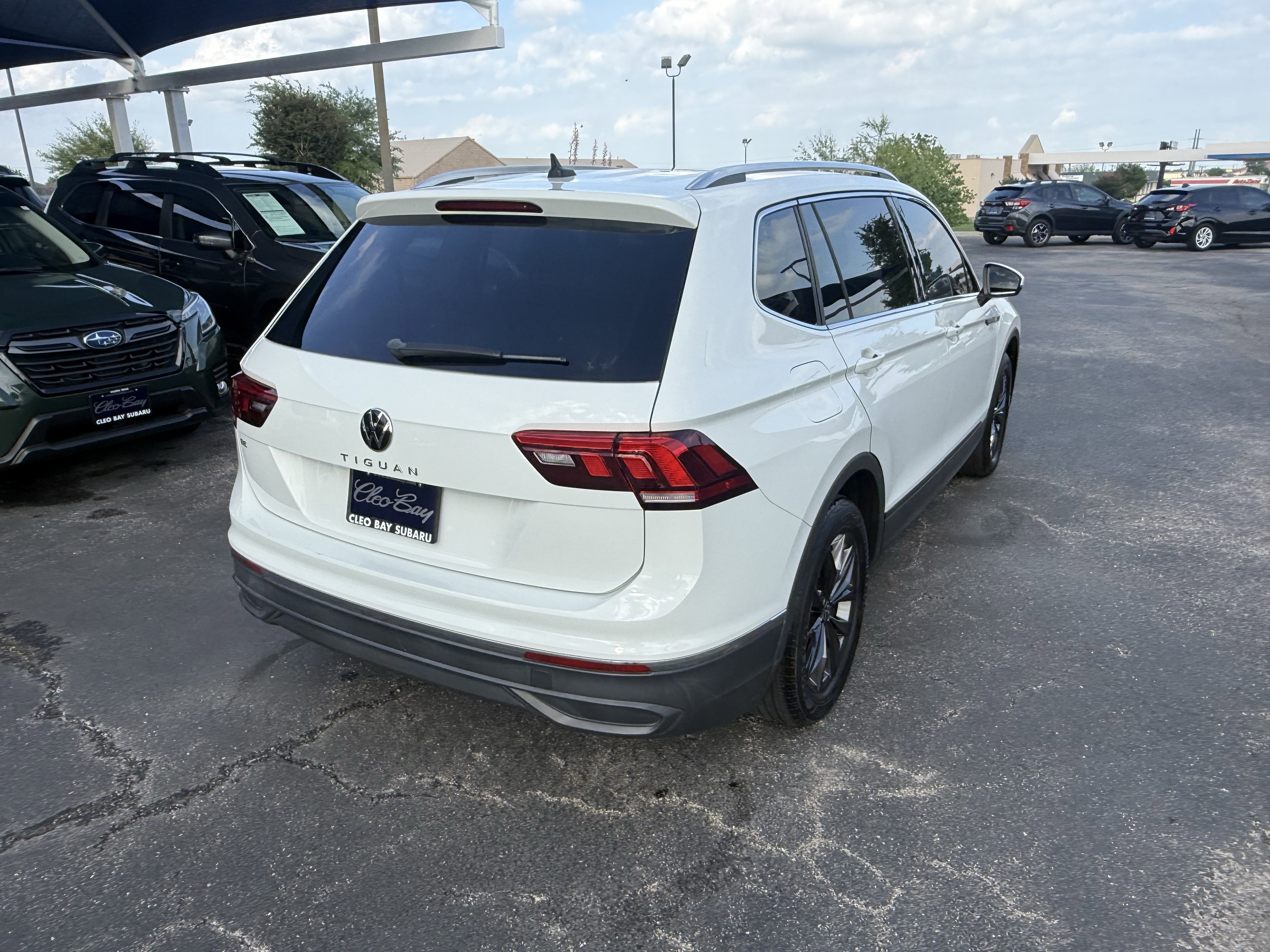 Used 2022 Volkswagen Tiguan SE FWD image 7