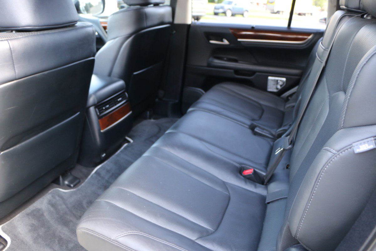 Used 2021 Lexus LX 570 4WD w/ Luxury Package image 33
