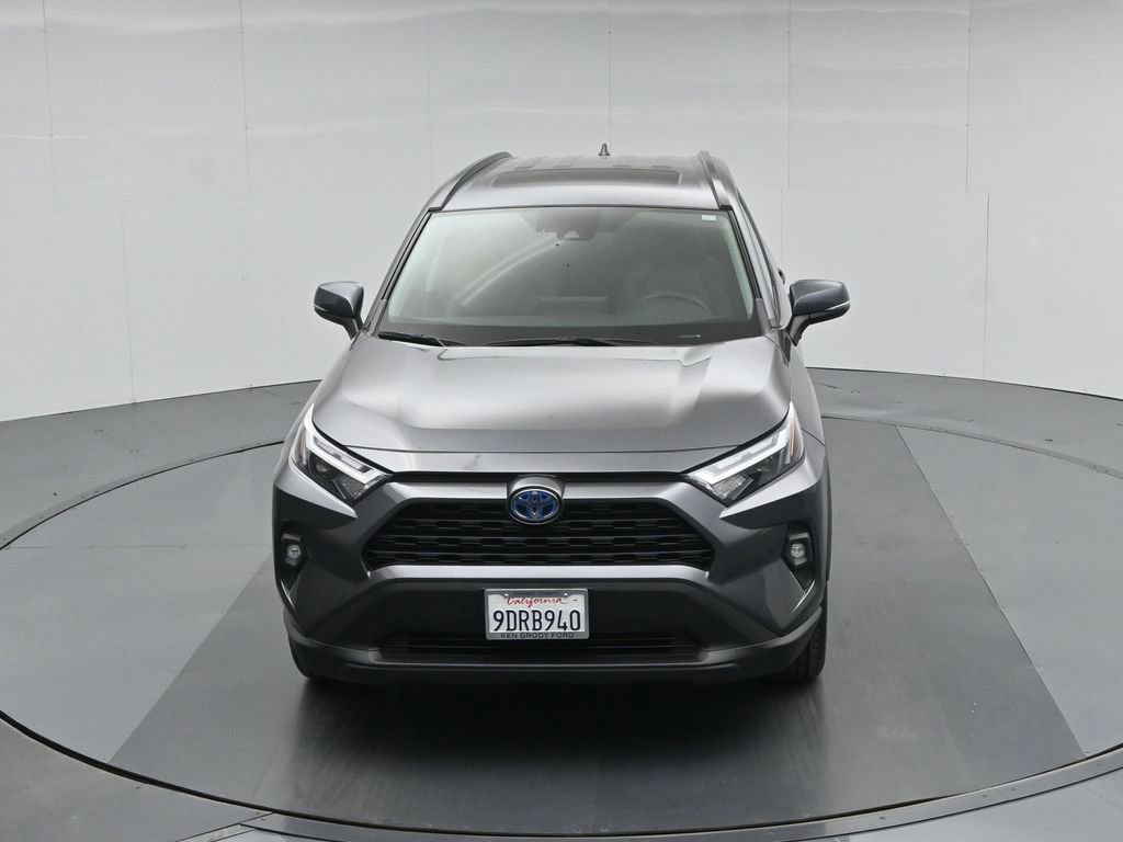 Used 2022 Toyota RAV4 XLE Premium AWD/4WD image 40