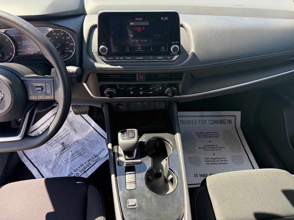 Used 2024 Nissan Rogue S FWD image 11