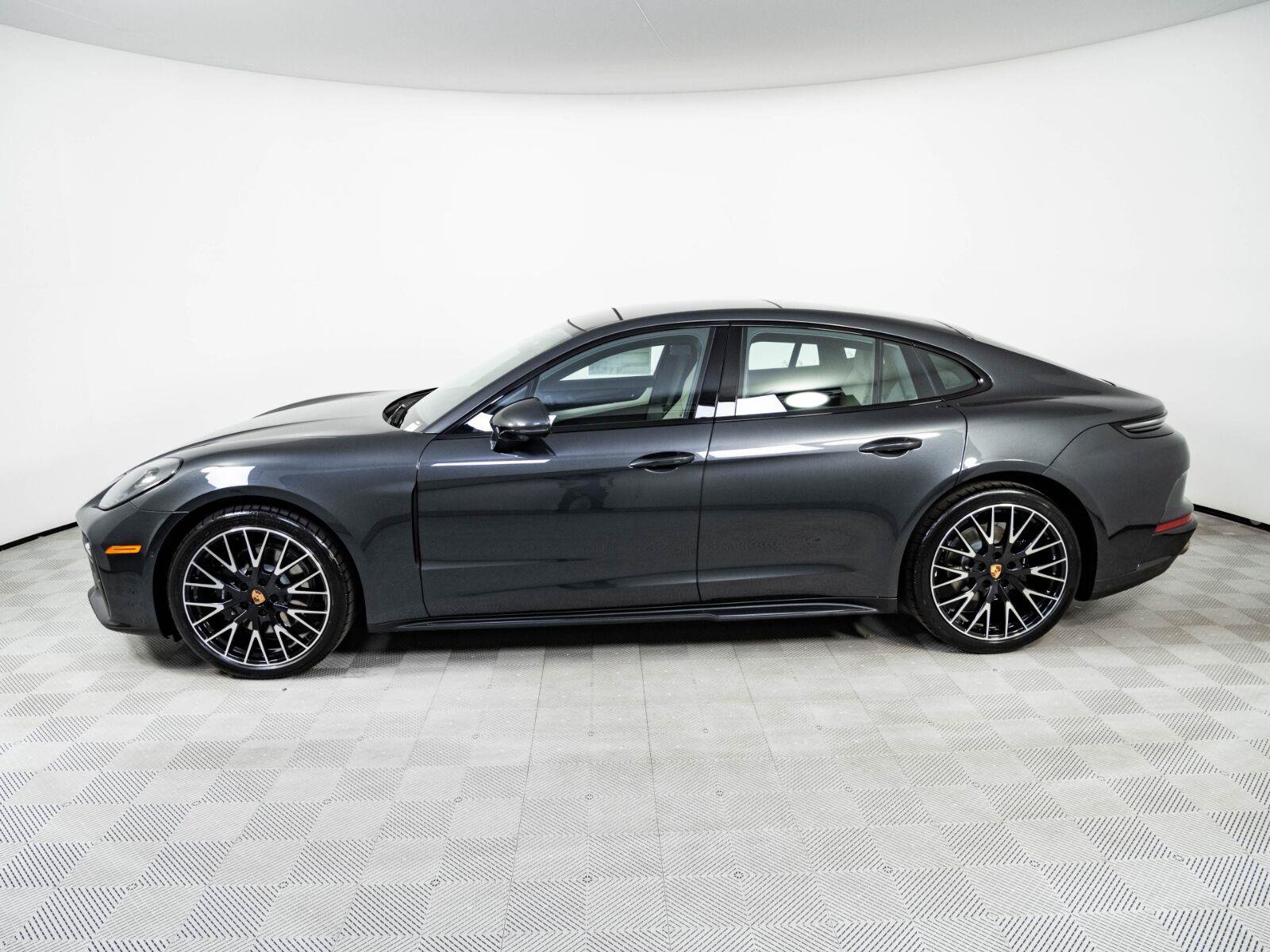 New 2026 Porsche Panamera 4 AWD/4WD image 2