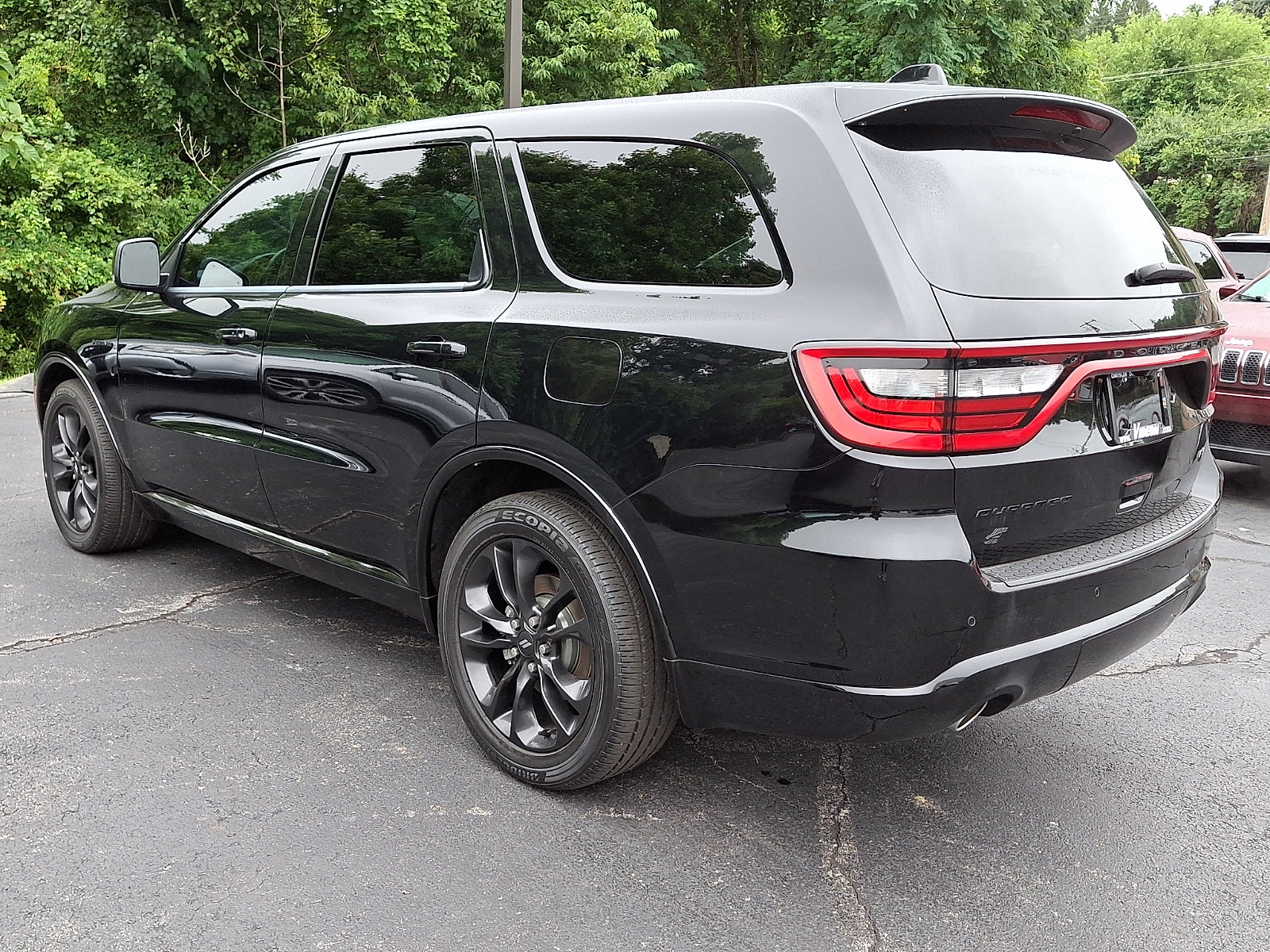 Certified 2022 Dodge Durango R/T w/ Blacktop Package AWD/4WD image 4