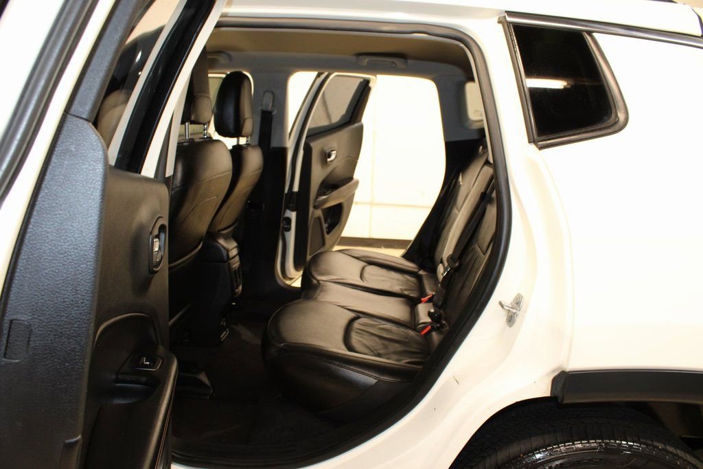 Used 2021 Jeep Compass Limited AWD/4WD image 15
