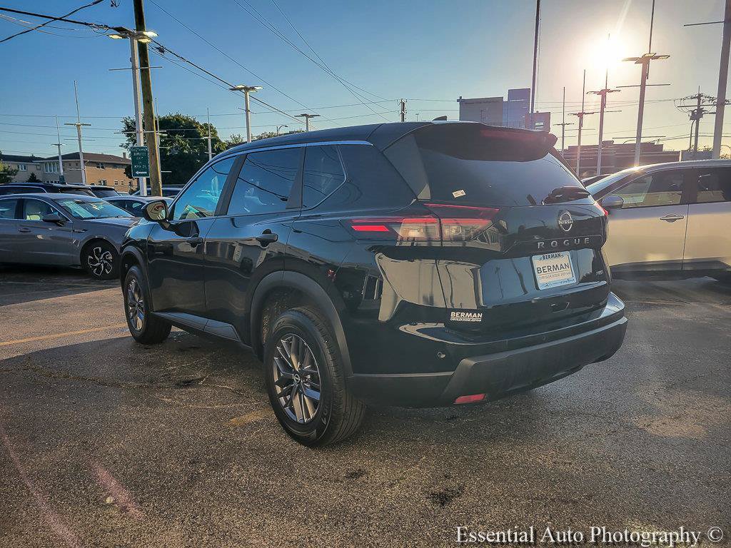 Used 2024 Nissan Rogue S AWD/4WD image 9