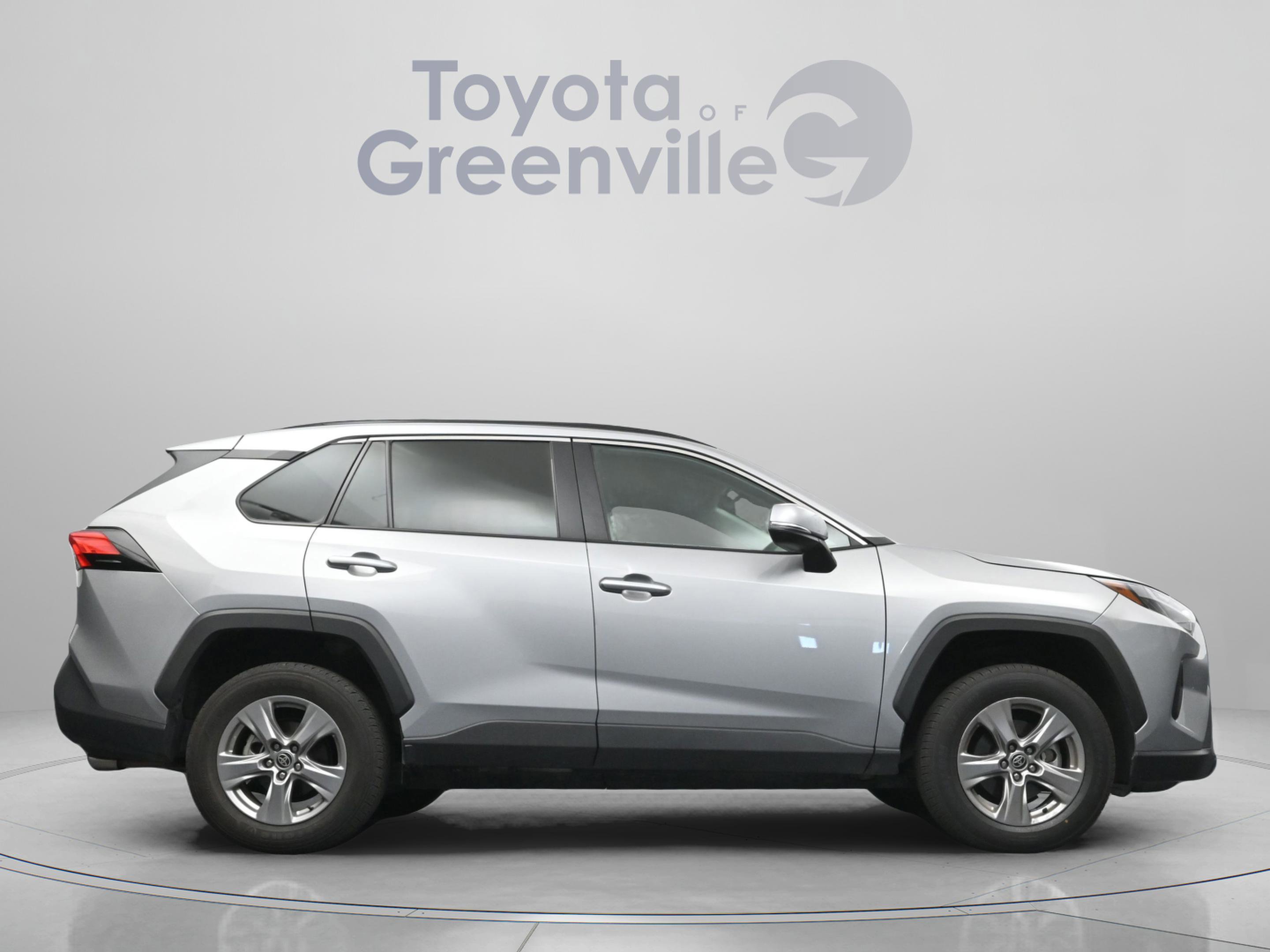Used 2024 Toyota RAV4 XLE AWD/4WD image 16