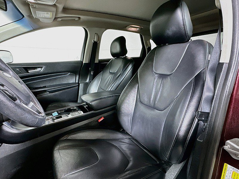 Used 2019 Ford Edge Titanium w/ Cold Weather Package AWD/4WD image 11