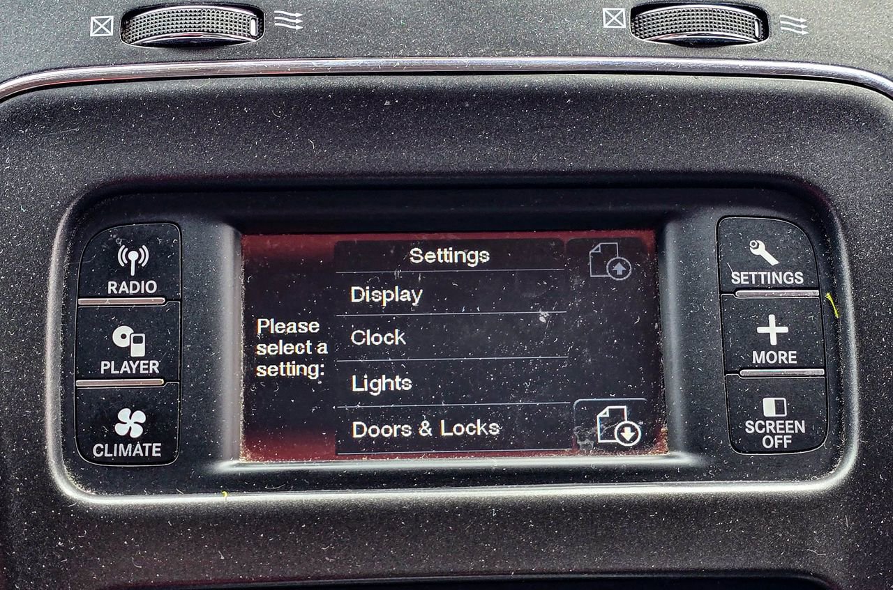 Used 2019 Dodge Journey SE w/ Premium Group FWD image 15