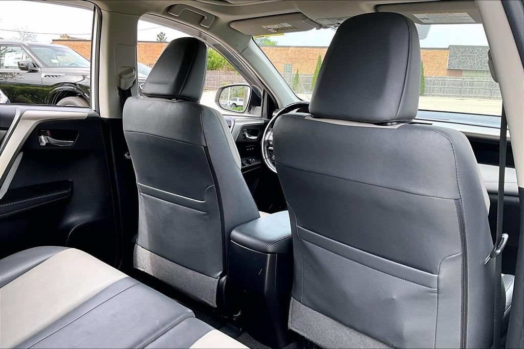 Used 2015 Toyota RAV4 Limited AWD/4WD image 29