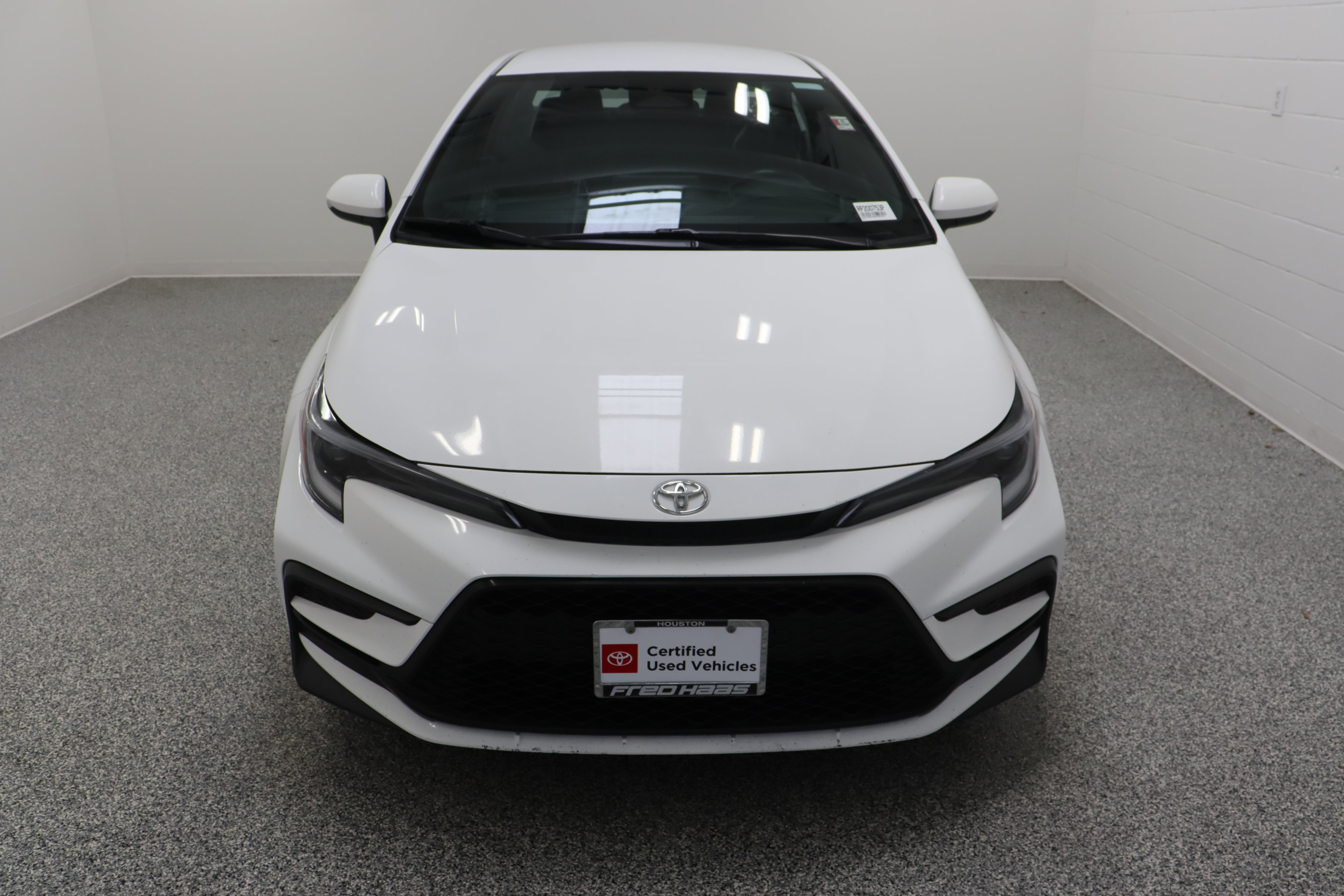 Certified 2024 Toyota Corolla SE FWD image 3