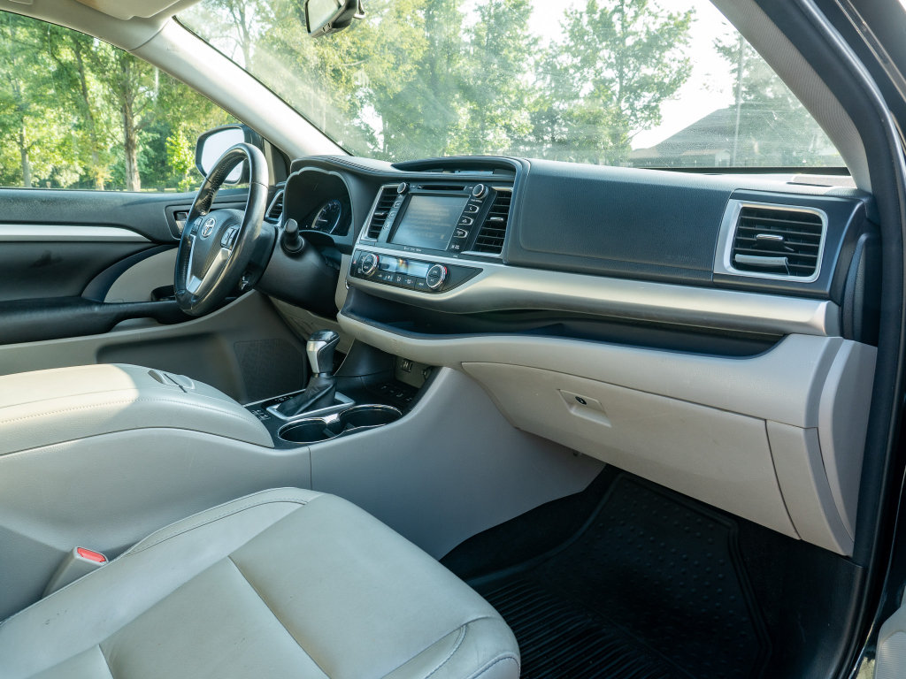 Used 2016 Toyota Highlander XLE AWD/4WD image 20