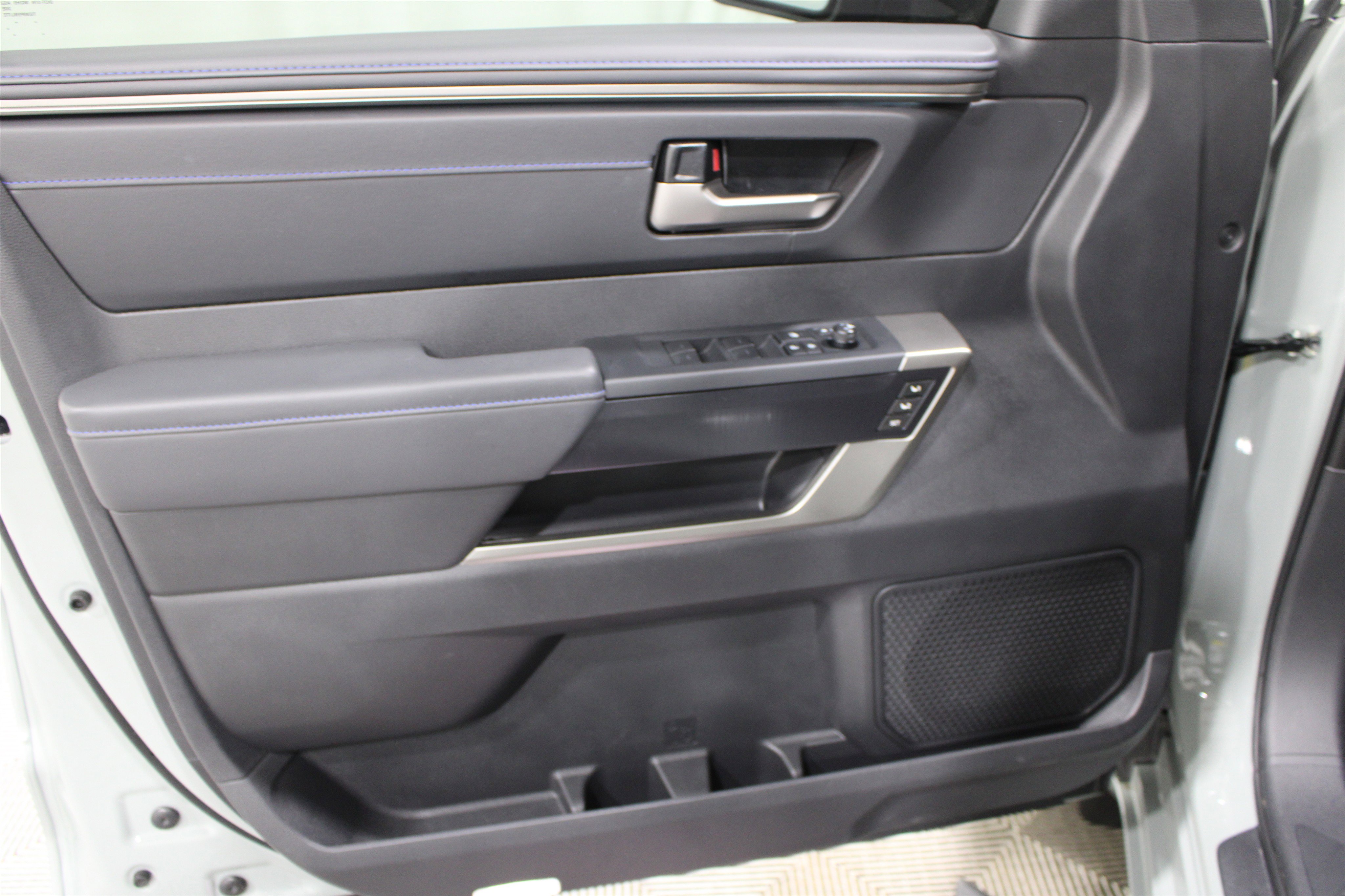 Used 2026 Toyota Sequoia Platinum image 5